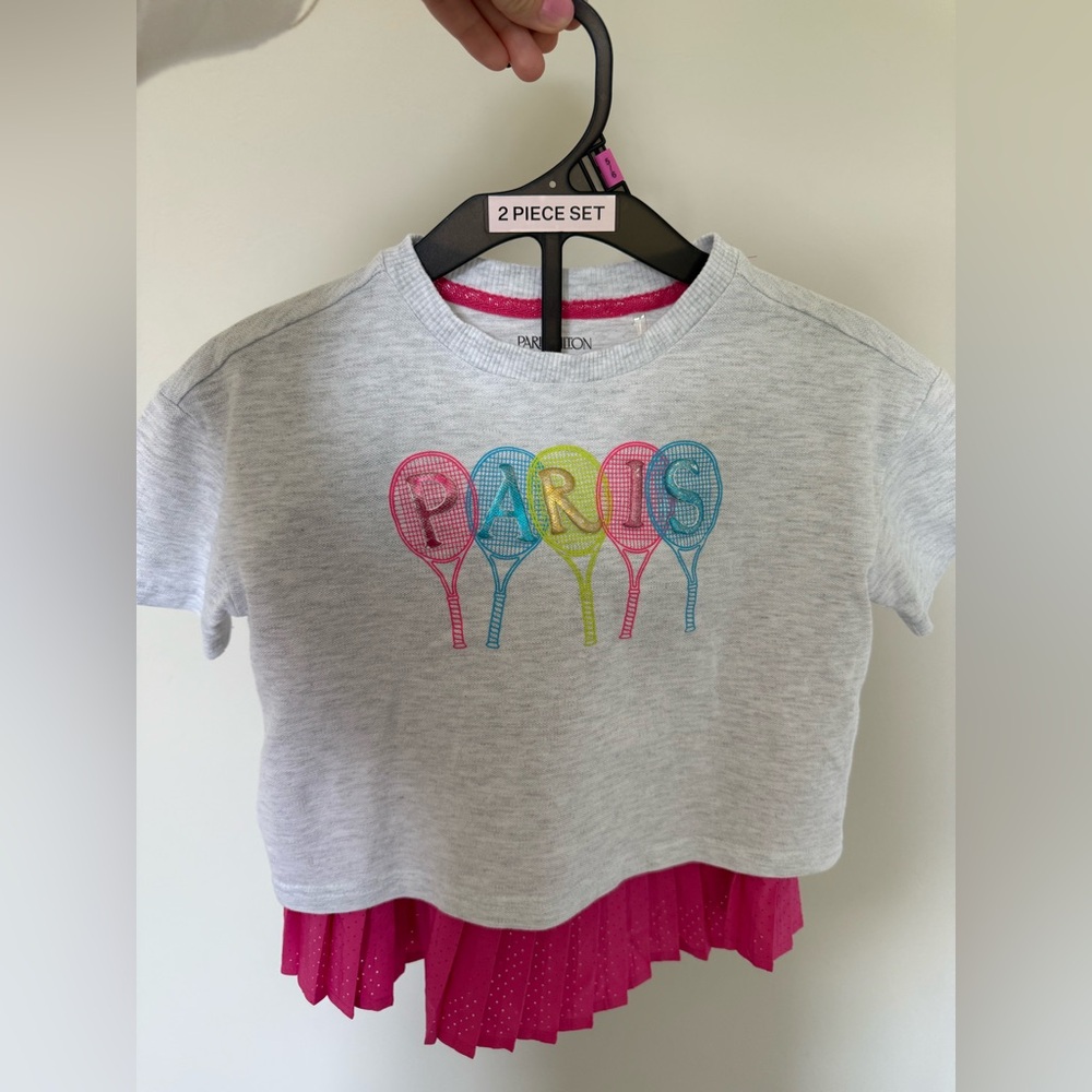 Paris Hilton girls set
